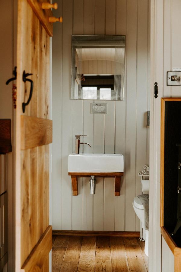 The Little John Petite Cosy Log Cabin - Sleeps 2, Great For Romantic Breaks, Couples, Single Guests, Near Sherwood Forest At Fairview Farm, Nottingham Set In 88 Acres Blidworth Exterior photo