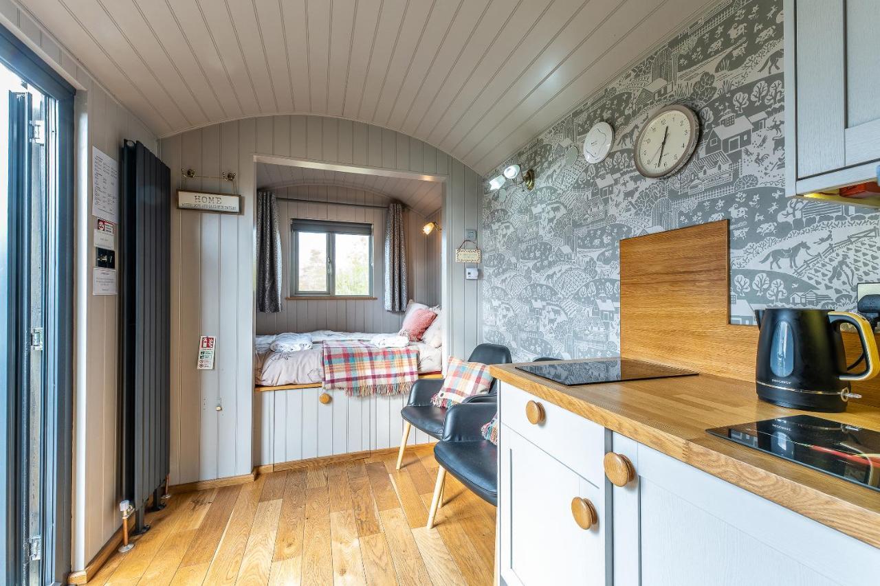 The Little John Petite Cosy Log Cabin - Sleeps 2, Great For Romantic Breaks, Couples, Single Guests, Near Sherwood Forest At Fairview Farm, Nottingham Set In 88 Acres Blidworth Exterior photo