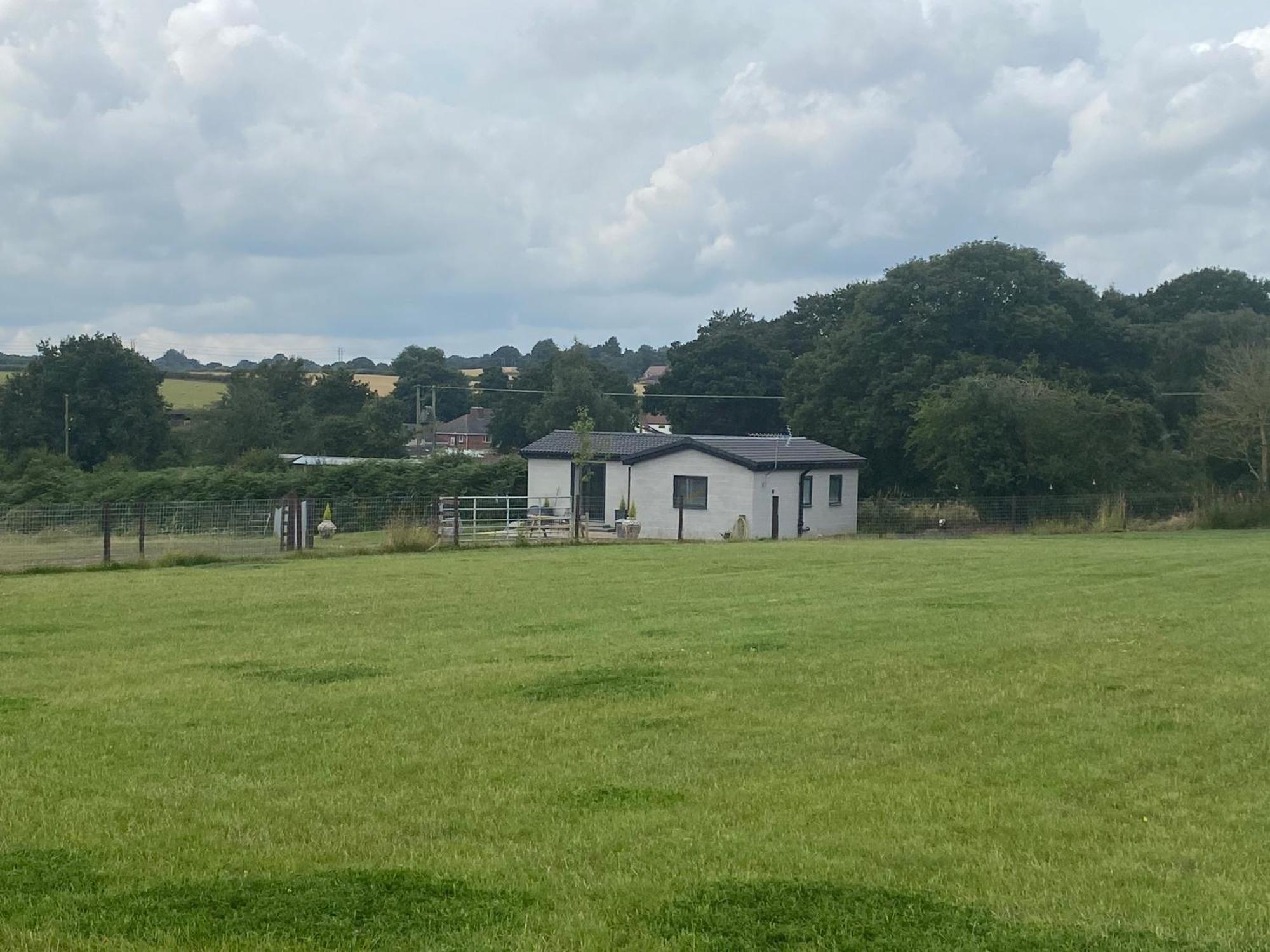 The Little John Petite Cosy Log Cabin - Sleeps 2, Great For Romantic Breaks, Couples, Single Guests, Near Sherwood Forest At Fairview Farm, Nottingham Set In 88 Acres Blidworth Exterior photo